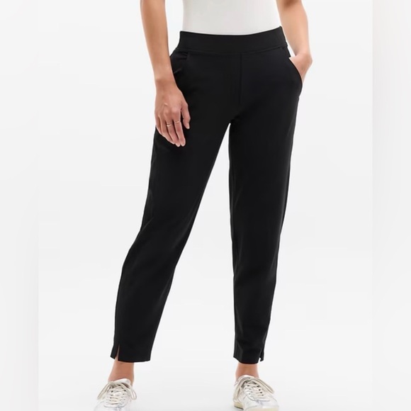 Athleta Pants - Athleta Brooklyn Mid Rise Ankle Pant in Black Size 2